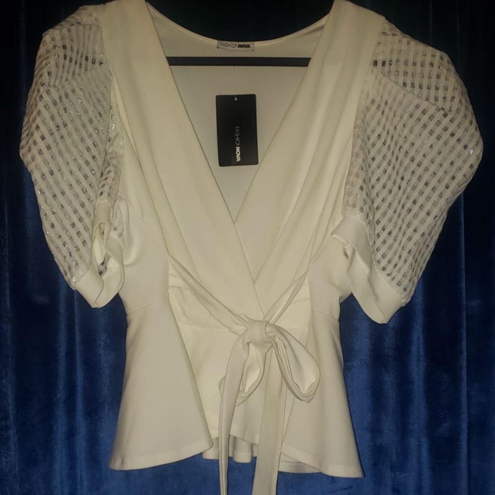 White fashionova top size